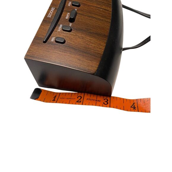 AcuRite Digital Alarm Clock Wood Grain LED Red Display Model 47567 Vintage - Picture 12 of 15